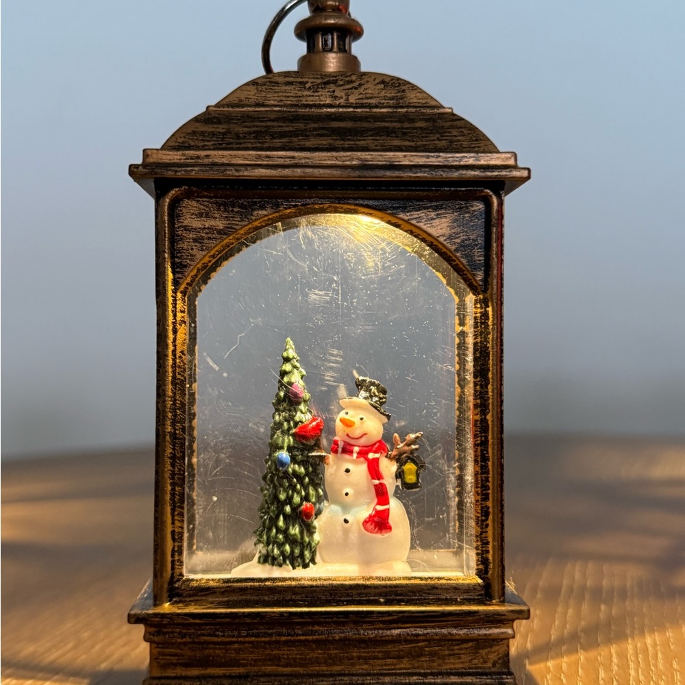 Snowman Woodland Lantern – Light-Up Festive Christmas Display - Picture 2 of 3